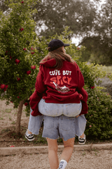 glückliche Hundebesitzerin mit roten Cute but Spicy Hoodie mit Freundin von Hej Nika– oversized, cozy & fair