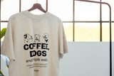 COFFEE & DOGS T-Shirt in Moonbeam an Kleiderstange im Atelier – nachhaltige Mode – Hej Nika