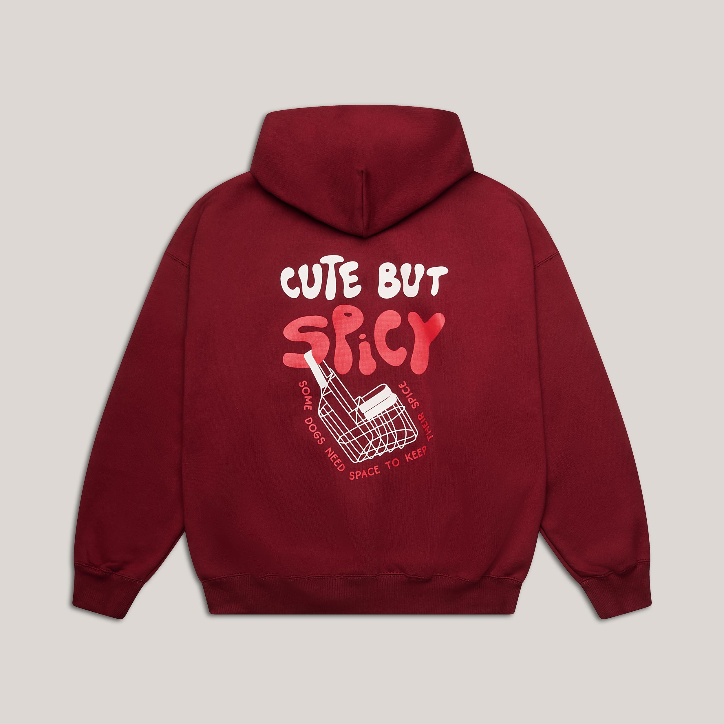 Rückansicht des roten Cute but Spicy Hoodies mit Maulkorb-Print – nachhaltig produziert in Portugal – Hej Nika
