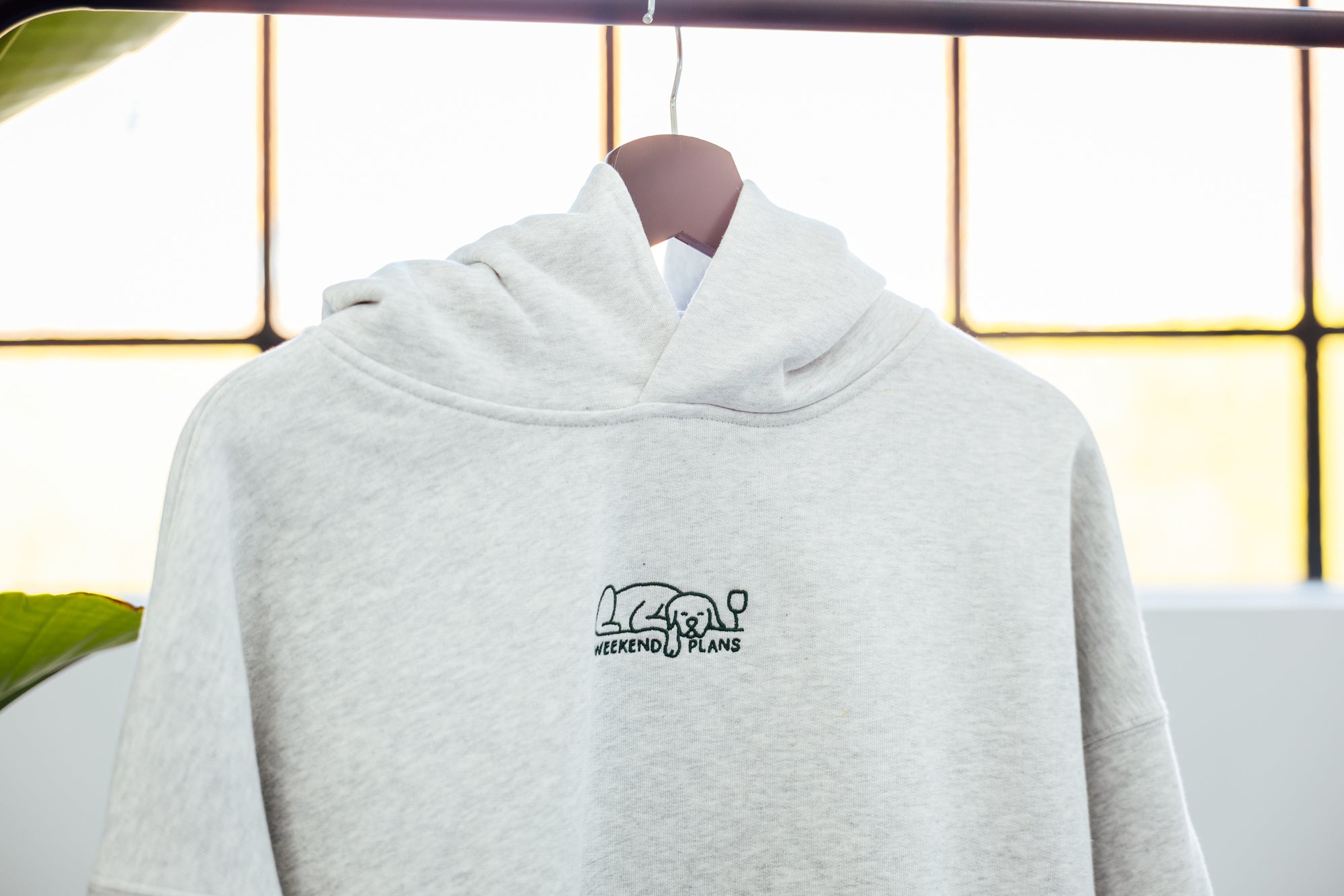 Weekend Plans Pullover in Grau – oversized, fair produziert & modern – Hej Nika