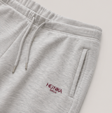 Neue Wide Leg Jogginghose von Hej Nika in Heather Grey. Designed in Berlin. Produziert in Portugal. 100% Bio-Baumwolle. Kuschelige und weiche Innenseite.